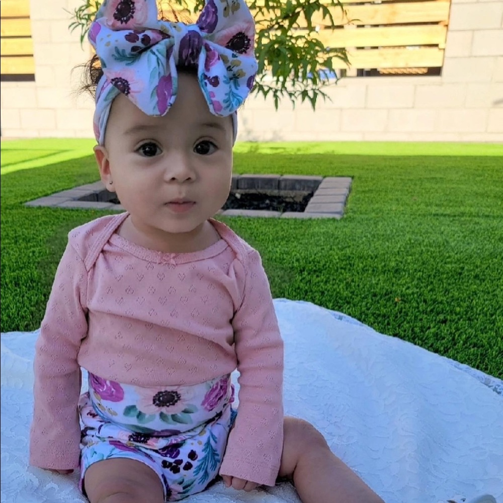 Handmade with love baby bow and shorts  0-24 month’s